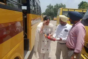 ਰੀਜਨਲ ਟਰਾਂਸਪੋਰਟ ਅਫ਼ਸਰ ਮਨਜੀਤ ਕੌਰ ਵੱਲੋਂ ਓਵਰਲੋਡ ਵਾਹਨਾਂ ਖ਼ਿਲਾਫ਼ ਸਖ਼ਤ ਕਾਰਵਾਈ; ਸਕੂਲ ਬੱਸਾਂ ਦੀ ਵੀ ਕੀਤੀ ਵਿਸ਼ੇਸ਼ ਚੈਕਿੰਗ