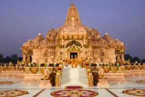 ਰਾਮ ਮੰਦਰ ਚੜ੍ਹਾਵਾ ਚੋਰੀ ਮਾਮਲੇ 'ਚ ਵੱਡਾ ਐਕਸ਼ਨ! ਮੁਲਜ਼ਮਾਂ ਦੇ ਘਰਾਂ 'ਤੇ ਚੱਲੇਗਾ ਬੁਲਡੋਜ਼ਰ, ਟ੍ਰਸਟੀਆਂ 'ਤੇ ਵੀ ਲਟਕੀ ਤਲਵਾਰ!