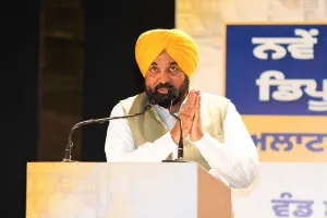CM ਮਾਨ ਦਾ ਕਾਂਗਰਸ 'ਤੇ ਹੁਣ ਤੱਕ ਦਾ ਸਭ ਤੋਂ ਵੱਡਾ ਧਮਾਕਾ: '500 ਕਰੋੜ 'ਚ ਬਣਦਾ ਸੀ CM', ਮਜੀਠੀਆ ਨੂੰ ਵੀ ਲਿਆ ਲੰਮੇ ਹੱਥੀਂ!