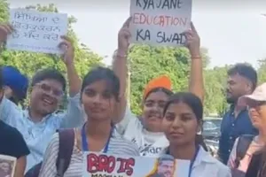 NEET ਮੁੱਦੇ 'ਤੇ ਪੰਜਾਬ 'ਚ ਹੰਗਾਮਾ: ਜਲੰਧਰ ਸਮੇਤ ਲੁਧਿਆਣਾ 'ਚ ਕਾਂਗਰਸ ਅਤੇ ਵਿਦਿਆਰਥੀਆਂ ਦਾ ਜ਼ਬਰਦਸਤ ਵਿਰੋਧ ਪ੍ਰਦਰਸ਼ਨ
