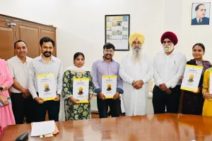 ਗੁਰਮੀਤ ਸਿੰਘ ਖੁੱਡੀਆਂ ਨੇ ਮੱਛੀ ਪਾਲਣ ਵਿਭਾਗ ਵਿੱਚ ਪੰਜ ਉਮੀਦਵਾਰਾਂ ਨੂੰ ਨਿਯੁਕਤੀ ਪੱਤਰ ਸੌਂਪੇ