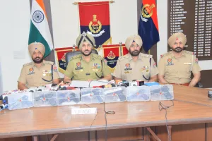 ਨਸ਼ਾ ਛੁਡਾਊ ਕੇਂਦਰ ਦੇ ਮਾਲਕ ਸਮੇਤ ਦੋ ਵਿਅਕਤੀ ਸੱਤ ਆਧੁਨਿਕ ਪਿਸਤੌਲਾਂ ਨਾਲ ਗ੍ਰਿਫਤਾਰ