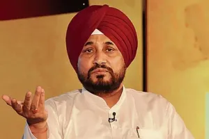 ਚੰਨੀ ਨੂੰ ਆਇਆ ਹਾਈਕਮਾਂਡ ਤੋਂ ਫ਼ੋਨ,ਵੜਿੰਗ ਦੀ ਪ੍ਰਧਾਨਗੀ 'ਤੇ ਖ਼ਤਰਾ?  