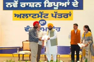  2,800 ਨਵੇਂ ਰਾਸ਼ਨ ਡਿਪੂ ਹੋਲਡਰਾਂ ਨੂੰ ਮਿਲੇ ਲਾਇਸੈਂਸ , ਹੁਣ ਪੂਰੇ ਪੰਜਾਬ ਵਿੱਚ ਘਰਾਂ ਦੇ ਨੇੜੇ ਮਿਲੇਗਾ ਰਾਸ਼ਨ