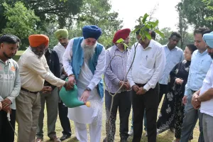 ਪੰਜਾਬ ਵਿਧਾਨ ਸਭਾ ਦੇ ਸਪੀਕਰ ਕੁਲਤਾਰ ਸਿੰਘ ਸੰਧਵਾਂ ਨੇ ਵਿਧਾਨ ਸਭਾ ਵਿੱਚ 40 ਤੋਂ ਵੱਧ ਫ਼ਲਦਾਰ ਬੂਟੇ ਲਗਾਏ