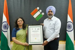 ਐਸ.ਆਈ.ਆਰ.-2026:  ਸੀ.ਈ.ਓ. ਪੰਜਾਬ ਵੱਲੋਂ ਘਰੋ-ਘਰੀ ਗਣਨਾ ਪੜਾਅ ਨੂੰ ਅਗਾਊਂ ਨੇਪਰੇ ਚਾੜ੍ਹਨ ਲਈ ਈ.ਆਰ.ਓਜ਼. ਦਾ ਸਨਮਾਨ
