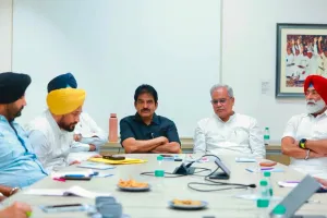 ਚੰਨੀ ਨੇ ਹਾਈਕਮਾਨ ਅੱਗੇ ਖੋਲ੍ਹਿਆ ਮੋਰਚਾ! ਦੇਣਗੇ ਅਸਤੀਫ਼ਾ?  ਚੱਲਦੀ ਮੀਟਿੰਗ ਛੱਡ ਕੇ ਬਾਹਰ ਭੱਜੇ ਵੇਣੂਗੋਪਿਲ, ਜਾਣੋ ਪੂਰਾ ਸੱਚ