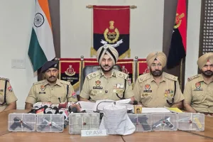 ਸਰਹੱਦ ਪਾਰੋਂ  ਨਾਲ ਜੁੜੇ ਚਾਰ ਵਿਅਕਤੀ 5 ਪਿਸਤੌਲ, 2 ਕਿਲੋ ਹੈਰੋਇਨ ਅਤੇ 5 ਲੱਖ ਰੁਪਏ ਦੀ ਡਰੱਗ ਮਨੀ ਸਮੇਤ ਕਾਬੂ