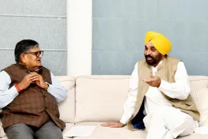 ਮਾਨਵਤਾ ਦੇ ਆਧਾਰ 'ਤੇ ਮੰਗੀ ਪੈਰੋਲ: ਜਗਤਾਰ ਹਵਾਰਾ ਮਾਮਲੇ 'ਚ ਪੰਜਾਬ ਦੇ ਮੁੱਖ ਮੰਤਰੀ ਨੇ ਗਵਰਨਰ ਨਾਲ ਕੀਤੀ ਅਹਿਮ ਮੁਲਾਕਾਤ