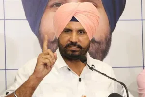 ਕਾਟੋਕਲੇਸ਼ ਵਿਚਾਲੇ ਵੱਡੀ ਕਾਰਵਾਈ! ਕਾਂਗਰਸ ਨੇ ਇਸ ਆਗੂ ਨੂੰ ਦਿਖਾਇਆ ਬਾਹਰ ਦਾ ਰਸਤਾ; ਜਾਣੋ ਵਜ੍ਹਾ