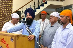 ਪੰਜਾਬ ਰਾਜ ਅਨੁਸੂਚਿਤ ਜਾਤੀਆਂ ਕਮਿਸ਼ਨ ਦੇ ਚੇਅਰਮੈਨ ਜਸਵੀਰ ਸਿੰਘ ਗੜ੍ਹੀ ਸ੍ਰੀ ਗੁਰੂ ਰਵਿਦਾਸ ਮੰਦਿਰ ਵਿਖੇ ਹੋਏ ਨਤਮਸਤਕ