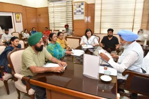 ਵਿੱਤ ਮੰਤਰੀ ਹਰਪਾਲ ਸਿੰਘ ਚੀਮਾ ਵੱਲੋਂ ਸਿਹਤ ਵਿਭਾਗ ਨੂੰ ਠੇਕਾ ਆਧਾਰਿਤ ਮਲਟੀਪਰਪਜ਼ ਹੈਲਥ ਵਰਕਰਾਂ ਨੂੰ ਪ੍ਰਤੀ ਟੀਕਾਕਰਨ ਸੈਸ਼ਨ 525 ਰੁਪਏ ਦਾ ਪ੍ਰੋਤਸਾਹਨ ਭੱਤਾ ਦੇਣ ਦੇ ਨਿਰਦੇਸ਼