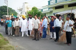ਭਗਵੰਤ ਮਾਨ ਸਰਕਾਰ ਵੱਲੋਂ ਸੂਬਾ ਪੱਧਰੀ ਸਫ਼ਾਈ ਮੁਹਿੰਮ ਦੀ ਸ਼ੁਰੂਆਤ,ਮੰਤਰੀਆਂ, ਵਿਧਾਇਕਾਂ, ਮੇਅਰਾਂ ਅਤੇ ਕੌਂਸਲਰਾਂ ਨੇ ਸੂਬੇ ਭਰ ਵਿੱਚ ਸੰਭਾਲੀ ਕਮਾਨ