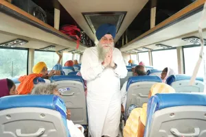 ਸਪੀਕਰ ਸ. ਕੁਲਤਾਰ ਸਿੰਘ ਸੰਧਵਾਂ ਨੇ ਪਿੰਡ ਕੋਠੇ ਵੜਿੰਗ ਤੋਂ ਤੀਰਥ ਯਾਤਰਾ ਬੱਸ ਨੂੰ ਹਰੀ ਝੰਡੀ ਦੇ ਕੇ ਕੀਤਾ ਰਵਾਨਾ   
