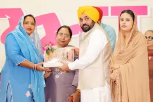 ਸਾਡੀ ਸਰਕਾਰ ਮਜ਼ਬੂਤ ਪੰਜਾਬ ਦੀ ਸਿਰਜਣਾ ਲਈ ਔਰਤਾਂ ਨੂੰ ਵੱਧ ਅਖ਼ਤਿਆਰ ਯਕੀਨੀ ਬਣਾ ਰਹੀ ਹੈ: ਮੁੱਖ ਮੰਤਰੀ ਭਗਵੰਤ ਸਿੰਘ ਮਾਨ