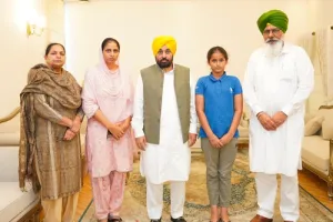 ਮੁੱਖ ਮੰਤਰੀ ਭਗਵੰਤ ਸਿੰਘ ਮਾਨ ਵੱਲੋਂ ਮ੍ਰਿਤਕ ਕਬੱਡੀ ਖਿਡਾਰੀ ਗੁਰਜੀਤ ਸਿੰਘ ਤੂਤ ਦੇ ਪਰਿਵਾਰ ਨਾਲ ਮੁਲਾਕਾਤ