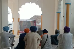 ਸ੍ਰੀ ਗੁਰੂ ਰਵਿਦਾਸ ਜੀ ਦੇ 650ਵੇਂ ਪ੍ਰਕਾਸ਼ ਪੁਰਬ ਨੂੰ ਸਮਰਪਿਤ ਜਾਗਰੂਕਤਾ ਮੁਹਿੰਮ ਤਹਿਤ ਲੰਬੀ ਹਲਕੇ ਦੇ ਵੱਖ-ਵੱਖ ਪਿੰਡਾਂ ’ਚ ਪੁੱਜੀ ਪ੍ਰਚਾਰ ਵੈਨ