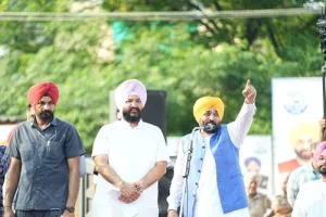 ਪੰਜਾਬ ਨੂੰ ਲੁੱਟਣ ਲਈ ਭਾਜਪਾ ਨਾਲ ਨਾਪਾਕ ਗਠਜੋੜ ਕਰਨ ਵਾਸਤੇ ਅਕਾਲੀ ਲੀਡਰਸ਼ਿਪ ਪੱਬਾਂ ਭਾਰ: ਮੁੱਖ ਮੰਤਰੀ ਭਗਵੰਤ ਸਿੰਘ ਮਾਨ