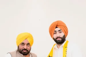 ਮੁੱਖ ਮੰਤਰੀ ਭਗਵੰਤ ਮਾਨ ਨੇ ਸਾਬਕਾ ਵਿਧਾਇਕ ਰਵਿੰਦਰ ਸਿੰਘ ਬ੍ਰਹਮਪੁਰਾ ਅਤੇ ਉਨ੍ਹਾਂ ਦੇ ਸਮਰਥਕਾਂ ਦਾ ਆਪ ਵਿੱਚ ਕੀਤਾ ਸਵਾਗਤ