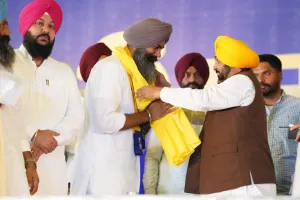 ਭਾਜਪਾ ਦੀ ਅਗਵਾਈ ਵਾਲੀ ਕੇਂਦਰ ਸਰਕਾਰ ਪੰਜਾਬ ਅਤੇ ਤਿੰਨ ਕਰੋੜ ਪੰਜਾਬੀਆਂ ਦੀ ਪਿੱਠ ਵਿੱਚ ਛੁਰਾ ਮਾਰ ਰਹੀ ਹੈ