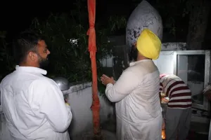 ਪਿੰਡ ਜਿੰਦਵੜੀ ਵਿਖੇ ਭਜਨ ਸੰਧਿਆ ’ਚ ਕੈਬਨਿਟ ਮੰਤਰੀ ਹਰਜੋਤ ਸਿੰਘ ਬੈਂਸ ਨੇ ਹਨੂੰਮਾਨ ਚਾਲੀਸਾ ਦਾ  ਕੀਤਾ ਜਾਪ