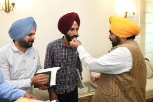 ਮੁੱਖ ਮੰਤਰੀ ਭਗਵੰਤ ਸਿੰਘ ਮਾਨ ਨਾਲ ਮੀਟਿੰਗ ਤੋਂ ਬਾਅਦ ਪਟਵਾਰ ਯੂਨੀਅਨ ਨੇ ਆਪਣੀ ਹੜਤਾਲ ਵਾਪਸ ਲਈ