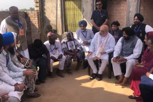 ਸੰਗਰੂਰ: ਅਮਿਤ ਸ਼ਾਹ ਨੇ ਚਿੱਟਾ ਕਾਰੋਬਾਰੀਆਂ ਦੇ ਪੀੜਤ ਗੁਲਜ਼ਾਰ ਸਿੰਘ ਦੇ ਪਰਿਵਾਰ ਨਾਲ ਕੀਤੀ ਮੁਲਾਕਾਤ, ਦਿੱਤਾ ਵੱਡਾ ਭਰੋਸਾ