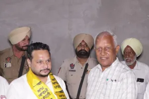ਪਰਮਿੰਦਰ ਸਿੰਘ ਢੀਂਡਸਾ ਨੂੰ ਝਟਕਾ; ਪਿੰਡ ਮਨਿਆਣਾ ਦੇ ਕਈ ਪਰਿਵਾਰ ਆਮ ਆਦਮੀ ਪਾਰਟੀ ਵਿੱਚ ਸ਼ਾਮਲ