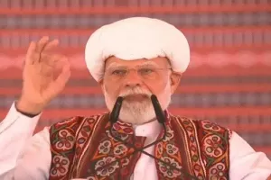 ਪ੍ਰਧਾਨ ਮੰਤਰੀ ਮੋਦੀ ਦਾ ਬਨਾਸਕਾਂਠਾ 'ਚ ਤੰਜ: 'ਇੱਥੇ ਕੋਈ ਆਲੂ ਤੋਂ ਸੋਨਾ ਬਣਾਉਣ ਦੀ ਗੱਲ ਨਹੀਂ ਕਰਦਾ, ਕਿਸਾਨ ਖੁਦ ਆਲੂ ਤੋਂ ਸੋਨਾ ਬਣਾ ਰਹੇ ਹਨ'