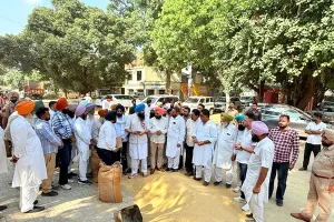 ਐਮ.ਪੀ. ਮਲਵਿੰਦਰ ਸਿੰਘ ਕੰਗ ਨੇ ਮੋਰਿੰਡਾ ਅਨਾਜ ਮੰਡੀ ਦਾ ਦੌਰਾ ਕਰਦਿਆਂ ਖਰੀਦ ਪ੍ਰਬੰਧਾਂ ਦਾ ਲਿਆ ਜਾਇਜ਼ਾ