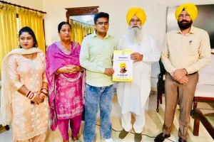 ਗੁਰਮੀਤ ਸਿੰਘ ਖੁੱਡੀਆਂ ਨੇ ਡੇਅਰੀ ਵਿਕਾਸ ਵਿਭਾਗ ਵਿੱਚ ਨਵ-ਨਿਯੁਕਤ 23 ਕਰਮਚਾਰੀਆਂ ਨੂੰ ਨਿਯੁਕਤੀ ਪੱਤਰ ਸੌਂਪੇ