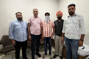 ਵਿਜੀਲੈਂਸ ਬਿਊਰੋ ਵੱਲੋਂ 30,000 ਰੁਪਏ ਰਿਸ਼ਵਤ ਲੈਂਦਾ ਪਟਵਾਰੀ ਰੰਗੇ ਹੱਥੀਂ ਕਾਬੂ