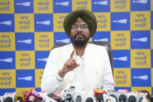 ਦਲੇਰ ਮਹਿੰਦੀ ਦਾ ਅਪਮਾਨ, ਦਿਲਜੀਤ ਦੁਸਾਂਝ ਦਾ ਸ਼ੋਅ ਰੱਦ ਅਤੇ ਦਿੱਲੀ ਹਵਾਈ ਅੱਡੇ 'ਤੇ ਪੰਜਾਬ ਦੇ ਮੁੱਖ ਮੰਤਰੀ ਨਾਲ ਦੁਰਵਿਵਹਾਰ: ਕੁਲਦੀਪ ਸਿੰਘ ਧਾਲੀਵਾਲ