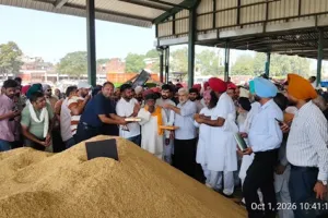 ਖੁਰਾਕ, ਸਿਵਲ ਸਪਲਾਈ ਤੇ ਖਪਤਕਾਰ ਮਾਮਲੇ ਮੰਤਰੀ ਲਾਲ ਚੰਦ ਕਟਾਰੂਚੱਕ ਨੇ ਬਟਾਲਾ ਦਾਣਾ ਮੰਡੀ ਤੋਂ ਝੋਨੇ ਦੀ ਸਰਕਾਰੀ ਖਰੀਦ ਸ਼ੁਰੂ ਕਰਵਾਈ
