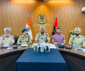 ਪਿੰਡ ਖਨਾਲ ਕਲਾਂ ਲੁੱਟਖੋਹ ਮਾਮਲਾ ਟਰੇਸ; 04 ਮੁਲਜ਼ਮ ਗ੍ਰਿਫਤਾਰ; 02 ਦੇਸੀ ਪਿਸਤੌਲ, 4800/- ਰੁਪਏ, ਵਾਰਦਾਤ ਸਮੇਂ ਵਰਤੀ 01 ਕਾਰ ਅਤੇ 01 ਮੋਟਰਸਾਈਕਲ ਬ੍ਰਾਮਦ