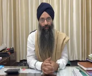 ਹੇਮਕੁੰਟ ਸਾਹਿਬ ਮੈਨੇਜਮੈਂਟ ਦਾ ਨਵਾਂ ਫਰਮਾਨ: ਬਿਨਾਂ ਸ਼ਸਤਰ ਆਉਣ ਦੀ ਅਪੀਲ