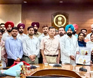 ਮਾਲ ਮੰਤਰੀ ਹਰਦੀਪ ਸਿੰਘ ਮੁੰਡੀਆਂ ਨੇ 33 ਪਟਵਾਰੀਆਂ ਨੂੰ ਸੌਂਪੇ ਨਿਯੁਕਤੀ ਪੱਤਰ