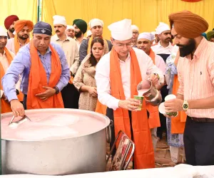 ਪੰਜਾਬ ਪੁਲਿਸ ਵੱਲੋਂ ਸ੍ਰੀ ਗੁਰੂ ਅਰਜਨ ਦੇਵ ਜੀ ਦੇ ਸ਼ਹੀਦੀ ਦਿਹਾੜੇ ਨੂੰ ਸਮਰਪਿਤ 'ਛਬੀਲ' ਲਗਾਈ ਗਈ