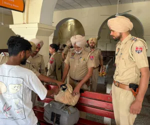 ਅਮਨ-ਕਾਨੂੰਨ ਦੀ ਸਥਿਤੀ ਨੂੰ ਯਕੀਨੀ ਬਣਾਉਣ ਲਈ ਮਾਲੇਰਕੋਟਲਾ ਪੁਲਿਸ ਵੱਲੋਂ ਫਲੈਗ ਮਾਰਚ