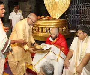 ਅਨੰਤ ਅੰਬਾਨੀ ਨੇ ਮੁੰਡਵਾਇਆ ਆਪਣਾ ਸਿਰ ਜਾਣੋ ਤਿਰੂਪਤੀ ਬਾਲਾਜੀ ਮੰਦਰ ਕਿਉਂ ਖਾਸ?
