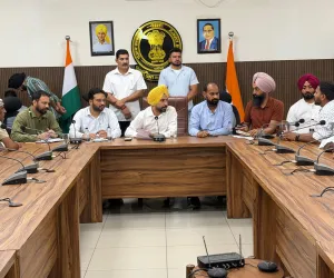 ਓ.ਐਸ.ਡੀ. ਸੁਖਵੀਰ ਸਿੰਘ ਨੇ ਮੁੱਖ ਮੰਤਰੀ ਸਹਾਇਤਾ ਕੇਂਦਰ, ਧੂਰੀ ਵਿਖੇ ਸੁਣੀਆਂ ਲੋਕਾਂ ਦੀਆਂ ਮੁਸ਼ਕਲਾਂ