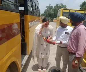 ਰੀਜਨਲ ਟਰਾਂਸਪੋਰਟ ਅਫ਼ਸਰ ਮਨਜੀਤ ਕੌਰ ਵੱਲੋਂ ਓਵਰਲੋਡ ਵਾਹਨਾਂ ਖ਼ਿਲਾਫ਼ ਸਖ਼ਤ ਕਾਰਵਾਈ; ਸਕੂਲ ਬੱਸਾਂ ਦੀ ਵੀ ਕੀਤੀ ਵਿਸ਼ੇਸ਼ ਚੈਕਿੰਗ