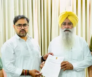 ਗੁਰਮੀਤ ਸਿੰਘ ਖੁੱਡੀਆਂ ਅਤੇ ਜੰਮੂ-ਕਸ਼ਮੀਰ ਦੇ ਮੰਤਰੀ ਸਤੀਸ਼ ਸ਼ਰਮਾ ਵੱਲੋਂ ਪਸ਼ੂਧਨ ਤੇ ਵਿਚਾਰ-ਚਰਚਾ