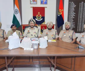 ਅੰਮ੍ਰਿਤਸਰ ਵਿੱਚ 8.3 ਕਿਲੋਗ੍ਰਾਮ ਹੈਰੋਇਨ ਅਤੇ 2 ਲੱਖ ਰੁਪਏ ਦੀ ਡਰੱਗ ਮਨੀ ਸਣੇ ਇੱਕ ਨਾਬਾਲਗ ਸਮੇਤ ਦੋ ਕਾਬੂ