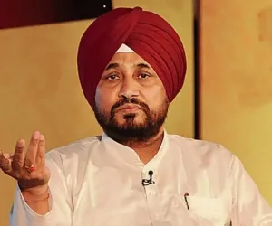 ਚੰਨੀ ਨੂੰ ਆਇਆ ਹਾਈਕਮਾਂਡ ਤੋਂ ਫ਼ੋਨ,ਵੜਿੰਗ ਦੀ ਪ੍ਰਧਾਨਗੀ 'ਤੇ ਖ਼ਤਰਾ?  