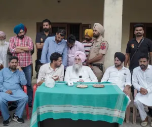 ਸਪੀਕਰ ਕੁਲਤਾਰ ਸਿੰਘ ਸੰਧਵਾਂ ਵੱਲੋਂ ਪਿੰਡ ਢੁੱਡੀ, ਨੰਗਲ ਅਤੇ ਟਹਿਣਾ ਵਿਖੇ ਲੋਕ ਮਿਲਣੀਆਂ ਕੀਤੀਆਂ