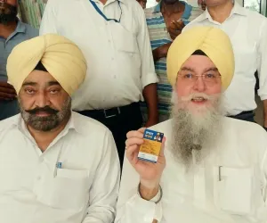 ਸਪੀਕਰ ਸ.  ਸੰਧਵਾਂ ਵੱਲੋਂ ਵਾਰਡ ਨੰਬਰ 5 ਤੋਂ ਸਮਾਰਟ ਰਾਸ਼ਨ ਕਾਰਡ ਵੰਡ ਮੁਹਿੰਮ ਦੀ ਸ਼ੁਰੂਆਤ