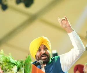 ਪੰਜਾਬ ਸਰਕਾਰ ਪਹਿਲੀ ਅਗਸਤ ਤੋਂ ਧਾਰਮਿਕ ਸਥਾਨਾ ਲਈ ਮੁਫ਼ਤ ਤੀਰਥ ਯਾਤਰਾ ਕਰਵਾਏਗੀ: ਮੁੱਖ ਮੰਤਰੀ ਭਗਵੰਤ ਸਿੰਘ ਮਾਨ