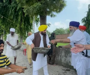 ਗੁਰਦੁਆਰਾ ਬਾਬਾ ਹੰਦਾਲ ਜੀ ਦੇ ਪਵਿੱਤਰ ਸਰੋਵਰ ਦੀ ਕਾਰਸੇਵਾ ਵਿੱਚ ਲੋਕ ਨਿਰਮਾਣ ਮੰਤਰੀ ਸ. ਹਰਭਜਨ ਸਿੰਘ ਈ.ਟੀ.ਓ. ਨੇ ਕੀਤੀ ਸੇਵਾ