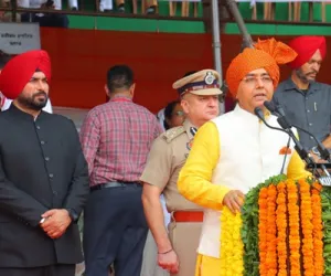 ਆਜ਼ਾਦੀ ਦਿਵਸ ਮੌਕੇ ਕੈਬਨਿਟ ਮੰਤਰੀ ਅਮਨ ਅਰੋੜਾ ਨੇ ਗੁਰੂ ਨਾਨਕ ਸਟੇਡੀਅਮ ਅੰਮ੍ਰਿਤਸਰ ਵਿਖੇ ਲਹਿਰਾਇਆ ਕੌਮੀ ਝੰਡਾ